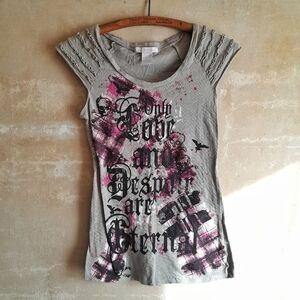 332a. gray & pink vintage Charlotte Russe cotton y2k graphic tee, S